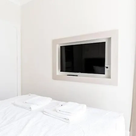 Apartament Mennica - One Bedroom - Golden Apartment Warsaw
